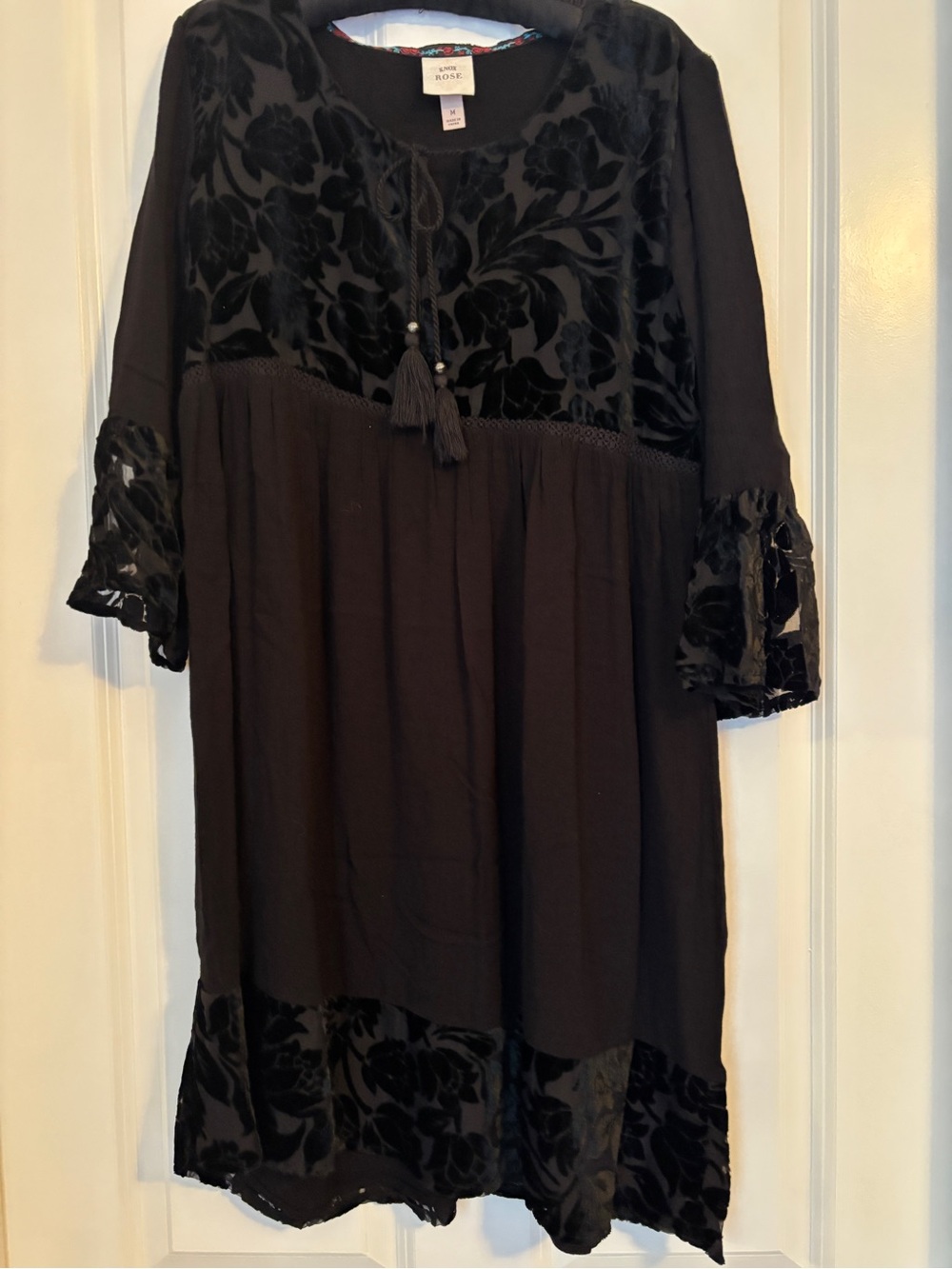 Knox Rose - Black Gauze/Velvet Floral Tunic Dress w/ Tassel Tie. Size M